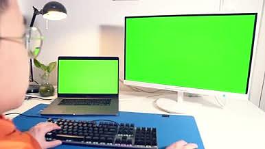 绿幕电脑屏保操作抠像视频的预览图